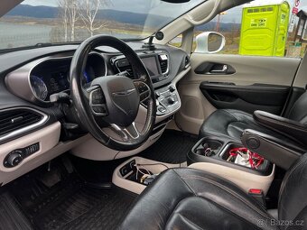 Chrysler Pacifica - 5