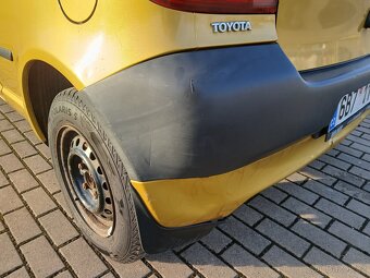 Toyota Yaris 1.0 - 5