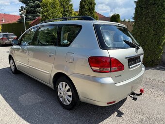 Prodám Toyota Avensis Verso 2.0 D 116K 7-míst - 5