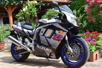 SUZUKI GSX-R 1100 - 5