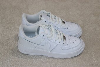 Bílé NIKE AIR FORCE 1 vel. 38,5 - 5