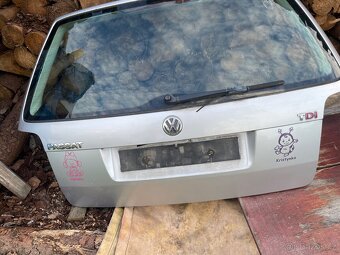 Věci z vw passatu b 5.5 - 5