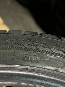 Zimní pneu 245/40 R19 98V Nokian 6,5mm - 5