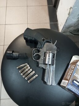 Prodám vzduchovou pistoli colt Legends s25 - 5