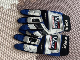 Helma a rukavice - 5