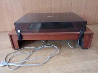 Stereo zesilovač TESLA Moderato 1037 A - 5