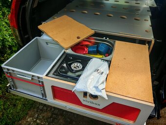 Vestavba do SUV Vivibox S + předstan + mnoho příslušenství - 5