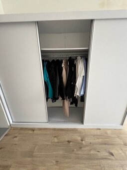 Šatní skříň - 5