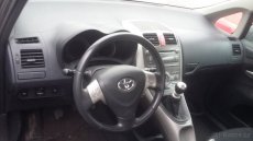 toyota auris 2.0d rv2006 - 5