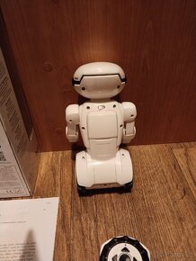 Pojízdní robot na baterie - 5