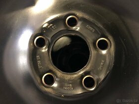 Nové zimní pneu 175/70/14 na disku Škoda rozteč 5x100 - 5