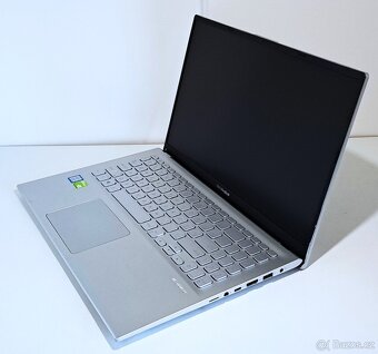 Asus VivoBook X512U i5-8250 SSD256+HDD500 12gbRAM W11 - 5