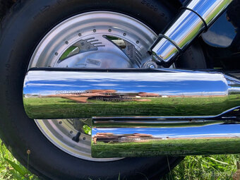 Suzuki Marauder VZ 800 - 5