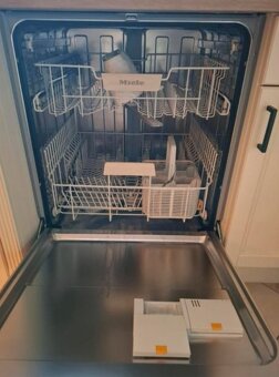 Venkovská kuchyně Nolte se spotřebiči,5894 - 5