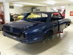 Karoserie Jaguar XJ6C 1976 po renovaci - 5
