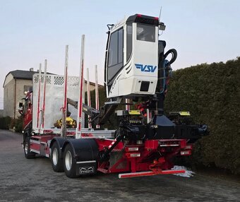 Volvo FH4 540 - 6x4 – Lesovůz + HR-V-KRAN V10CX - 5