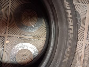 Pneu 215 55 17 zimní - 5