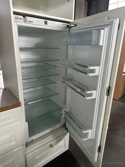Moderní kuchyňská linka se spotřebiči - 5