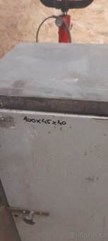 Regaly a skříně - 5