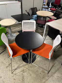 Kulatý stůl Steelcase - 5