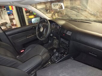 VW Bora 1.6 16v díly - 5