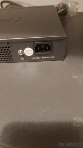 TP-Link TL-SG1024D - 5