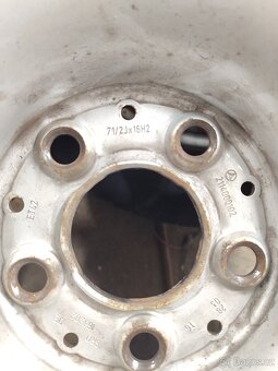 Prodám zimní pneu+ disky - 5