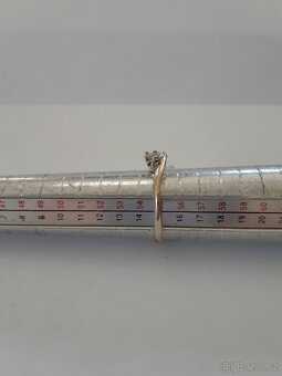 Zlatý prsten z bílého zlata se zirkonem - 5