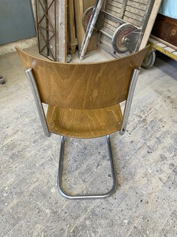 Chromovaná funkcionalistická židle - 5