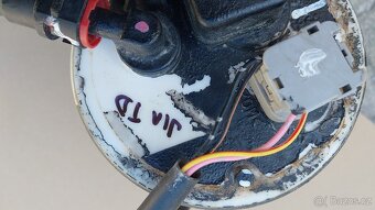 Suzuki Jimny – Sací koš s palivoměrem - 5