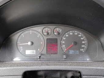 VW Multivan T5 2.5TDi 96kW - 5-Míst - Manuál - tažné - 5