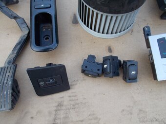 Díly 1. Peugeot 407 2.0HDI 100kw - 5