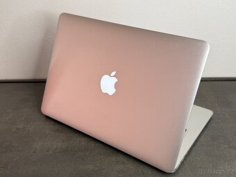 Macbook Air 13'' 2015 / i5 / 8GB / 128GB SSD - DPH - 5