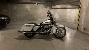 Harley Davidson - FLHT Electra Glide Standard - 5