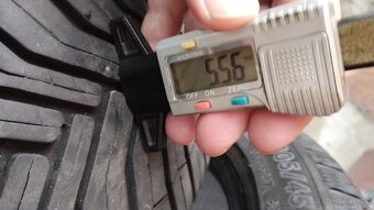 2ks celorocni pneu Michelin 205/45-17 vzorek okolo 5,5mm - 5
