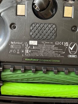 Robot na vysávání iRobot Roomba i7 - 5