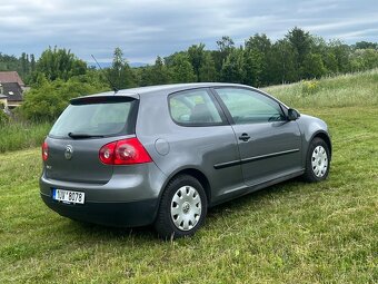 PRODÁM VOLKSWAGEN GOLF 5 1.4 i 1 MAJITEL. - 5
