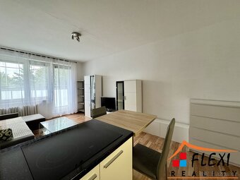 Podnájem plně zařízené garsoniéry se zasklenou lodžií, dr.vl - 5
