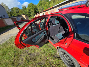 Nissan Almera 1.4 16V Spring hatchback garazovany - 5