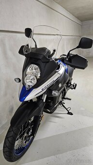 Suzuki V-Strom DL 650 XT ABS. rok 10/2023, najeto 7,9.t.km. - 5