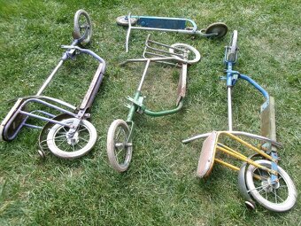 prodám čtyřkolová dětská kára, stará dětská šlapací tříkolka - 5