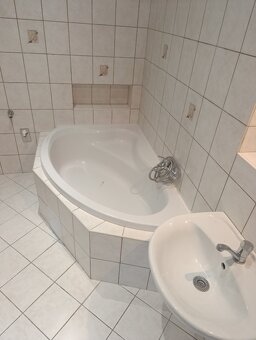 Pronájem prostorného bytu 3+1, Tř. Svobody, Olomouc - 5