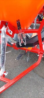 Tažené rozmetadlo sypač Dexwal - 5