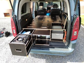 Kempinková vestavba Opel Combo - 5
