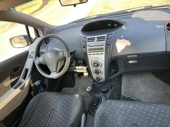 Toyota Yaris 1,0 VVT-i 51 KW r.v. 2008 . - 5