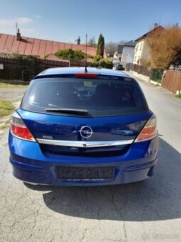 Opel Astra H 1.4i 66kw,r.v.2009,serv.kniha-138968km - 5