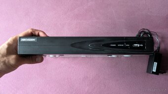 HikVision NVR + 3 TB disk - 5
