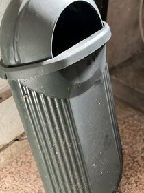 plastový odpadkový koš na sloupek výklopný 9 ks - 5