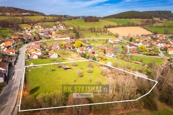 Prodej velice prostorného pozemku pro bydlení, 2 282 m2, v a - 5