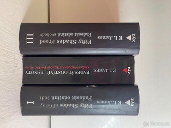 Padesát odstínů šedi, temnoty, svobody - 5